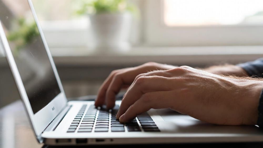 Foto de Cyber Wow 2026: cómo comprar seguro online ante las estafas digitales impulsadas por IA