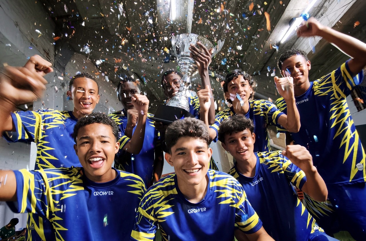 Foto de Leica Live Moment de la Serie Xiaomi 17T: la función ideal para capturar la emoción de la fiesta del fútbol