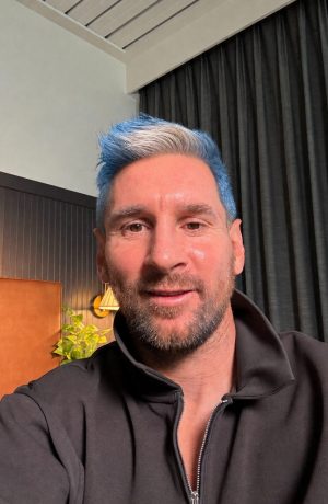 Foto de Leo Messi invita a los fans a entrar en el espíritu del juego con ChatGPT
