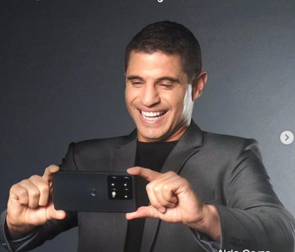 Foto de Motorola reúne a Aldo Corzo y Yoshimar Yotún en una nueva campaña inspirada en la pasión por el fútbol