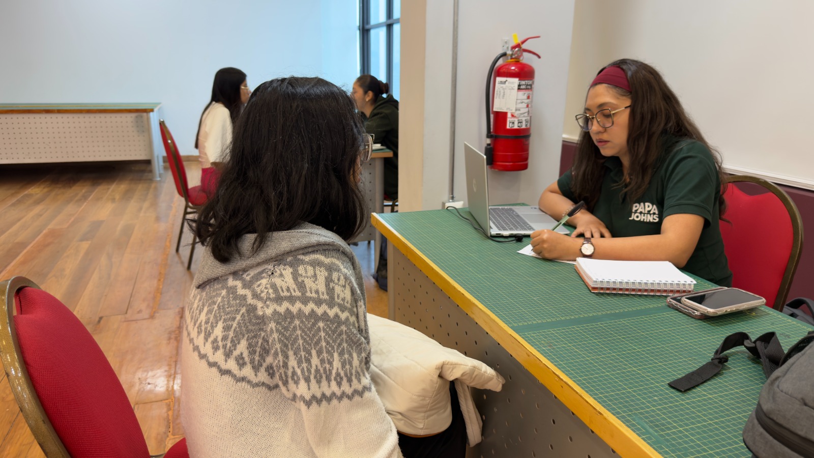 Foto de Capacitación gratuita abre oportunidades de empleos formales para jóvenes migrantes en el Perú