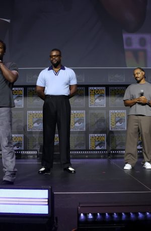Foto de Ryan Coogler confirma a David Jonsson como el nuevo Black Panther en la San Diego Comic-Con 2026