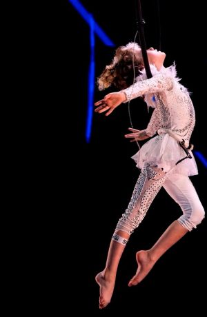 Foto de Anastasiia Horbatsevych: La pequeña estrella de la acrobacia aérea que conquista el mundo