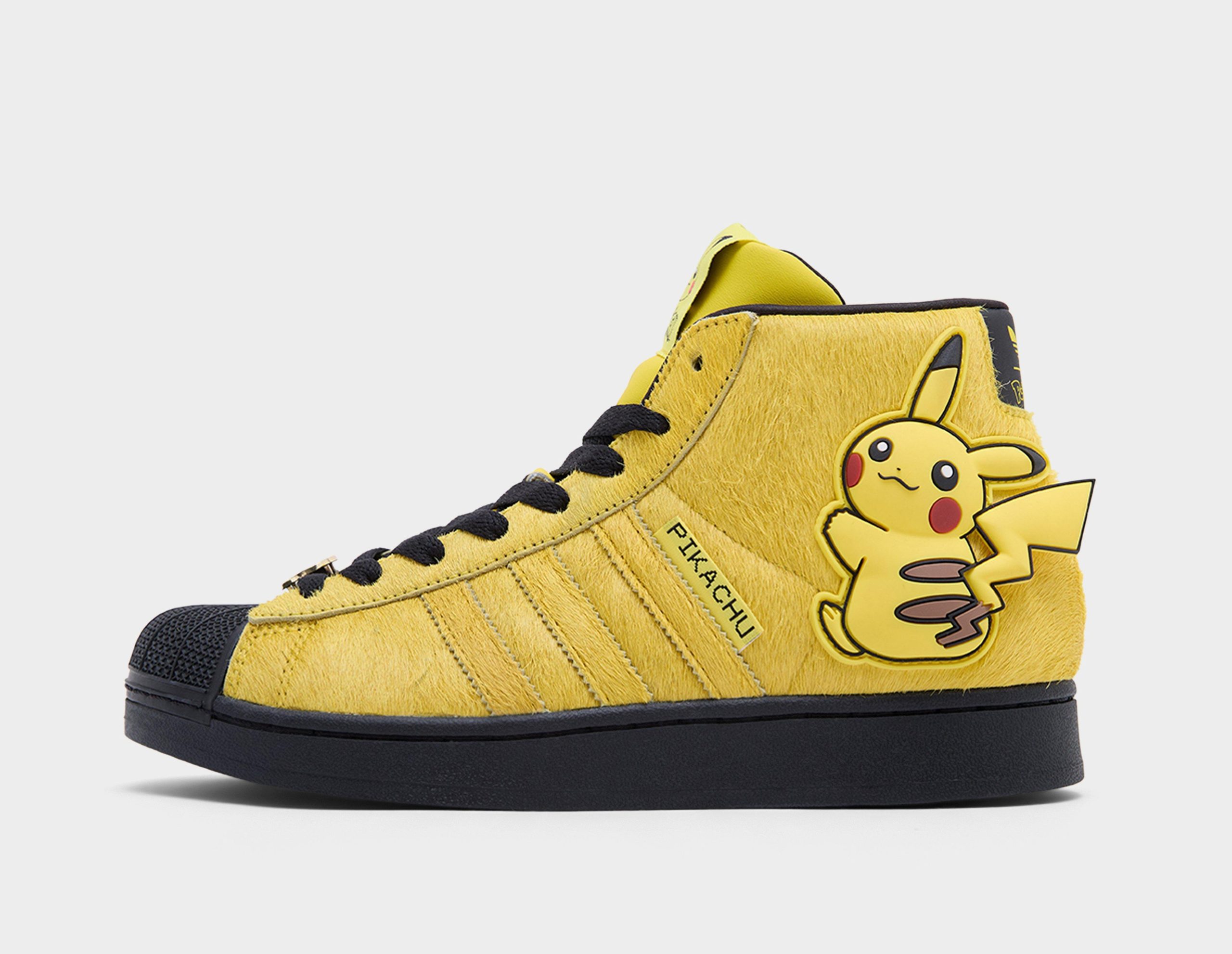 Foto de Colaboración de zapatillas adidas x Pokémon se inspira en Charizard, Gengar y Pikachu