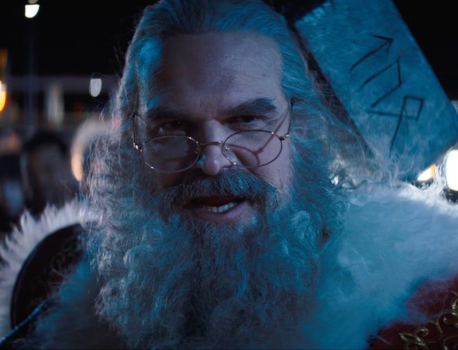 Fotos de David Harbour regresa como Santa Claus con más acción y golpes en Noche Sin Paz 2