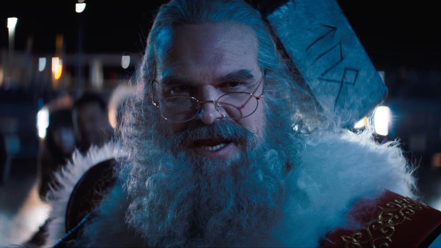 Foto de David Harbour regresa como Santa Claus con más acción y golpes en Noche Sin Paz 2