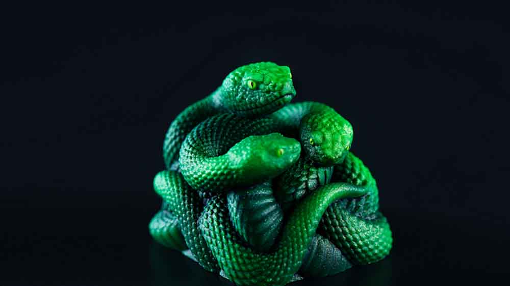 Foto de Razer presenta una keycap artesanal con el símbolo de la marca para coleccionistas