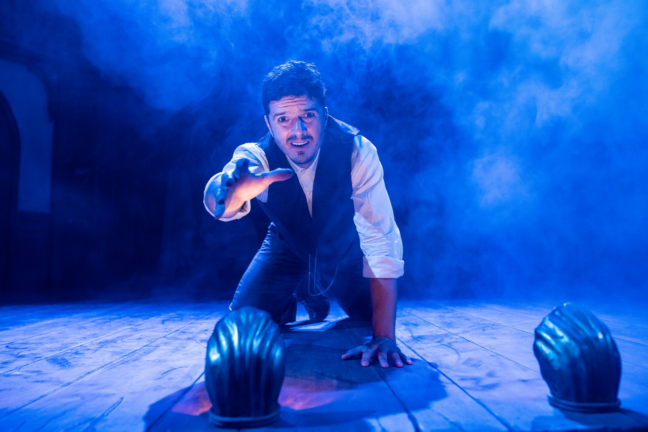 Foto de Alberto Isola y Nicolás Galindo protagonizan el clásico de suspenso “La Mujer de Negro” en el Teatro Británico