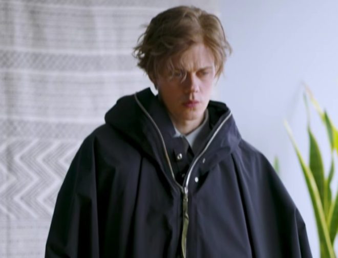 Foto de Bill Skarsgård es el protagonista del videojuego PHYSINT, lo nuevo de Hideo Kojima