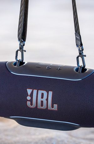 Foto de JBL renueva dos de sus parlantes más icónicos con inteligencia artificial
