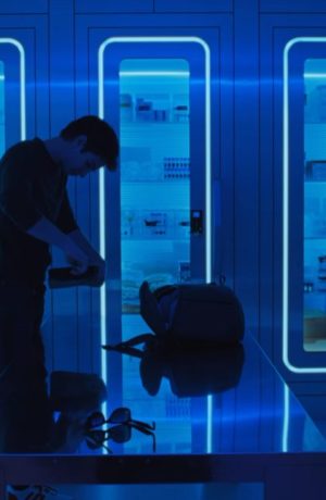Foto de Vistazo a Andrew Garfield como el CEO de OpenAI, Sam Altman en la película Artificial