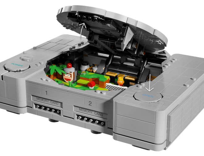 Fotos de Vistazo a la LEGO PlayStation, un increíble nuevo set que llega hasta con un control