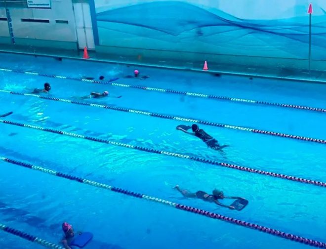 Fotos de Clases de natación se adelantan por El Niño Costero y elevan la demanda de piscinas