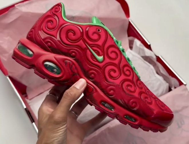Fotos de Las nuevas zapatillas Nike x ONE PIECE traen cartas de colección únicas