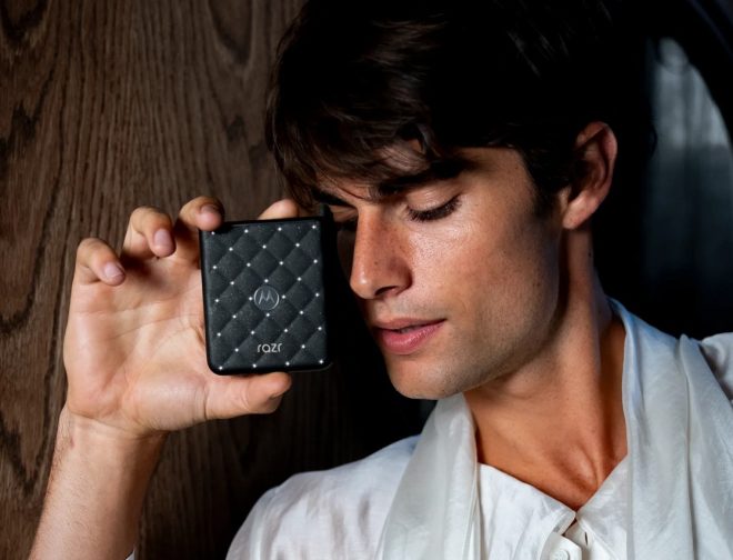 Fotos de Motorola redefine el lujo tech en Perú con el razr 70 con cristales Swarovski