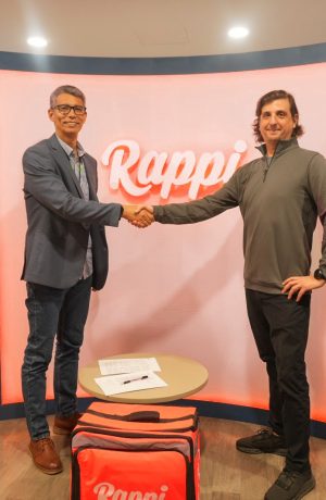 Foto de Repartidores de Rappi recibirán cascos certificados para reforzar su seguridad en las calles en alianza con la Asociación Automotriz del Perú
